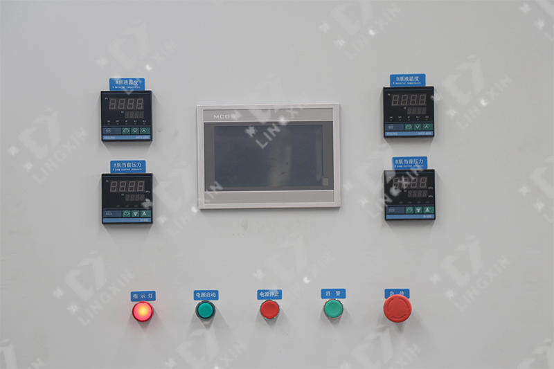 膠條聚氨酯發泡機